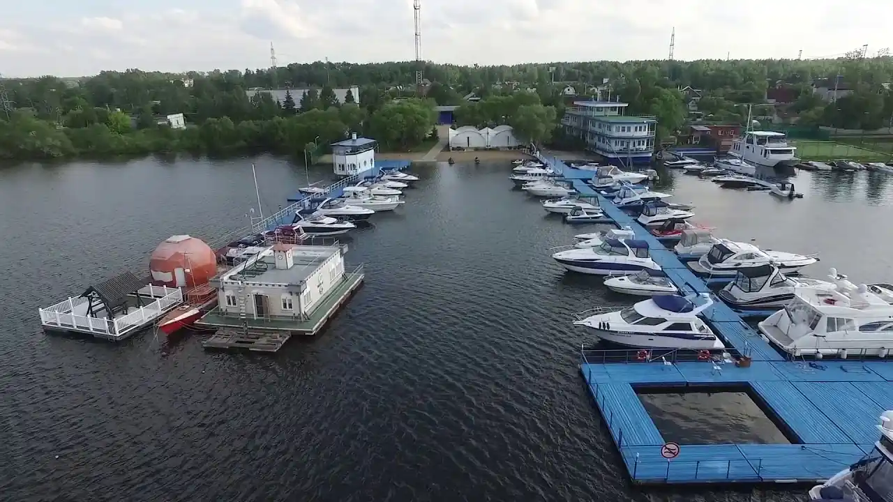 Яхт-клуб